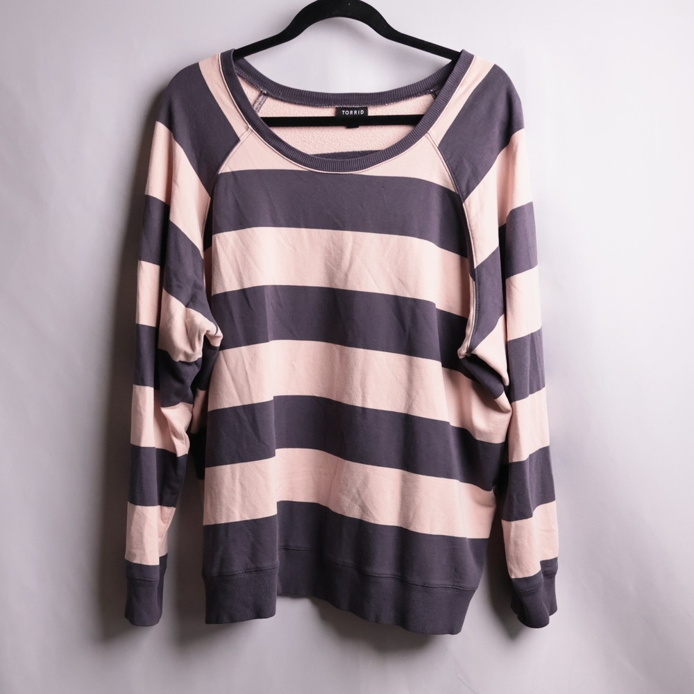Torrid 3 Pink Gray Striped Raglan Scoop Neck Sweatshirt Soft Goth Comfy Grunge